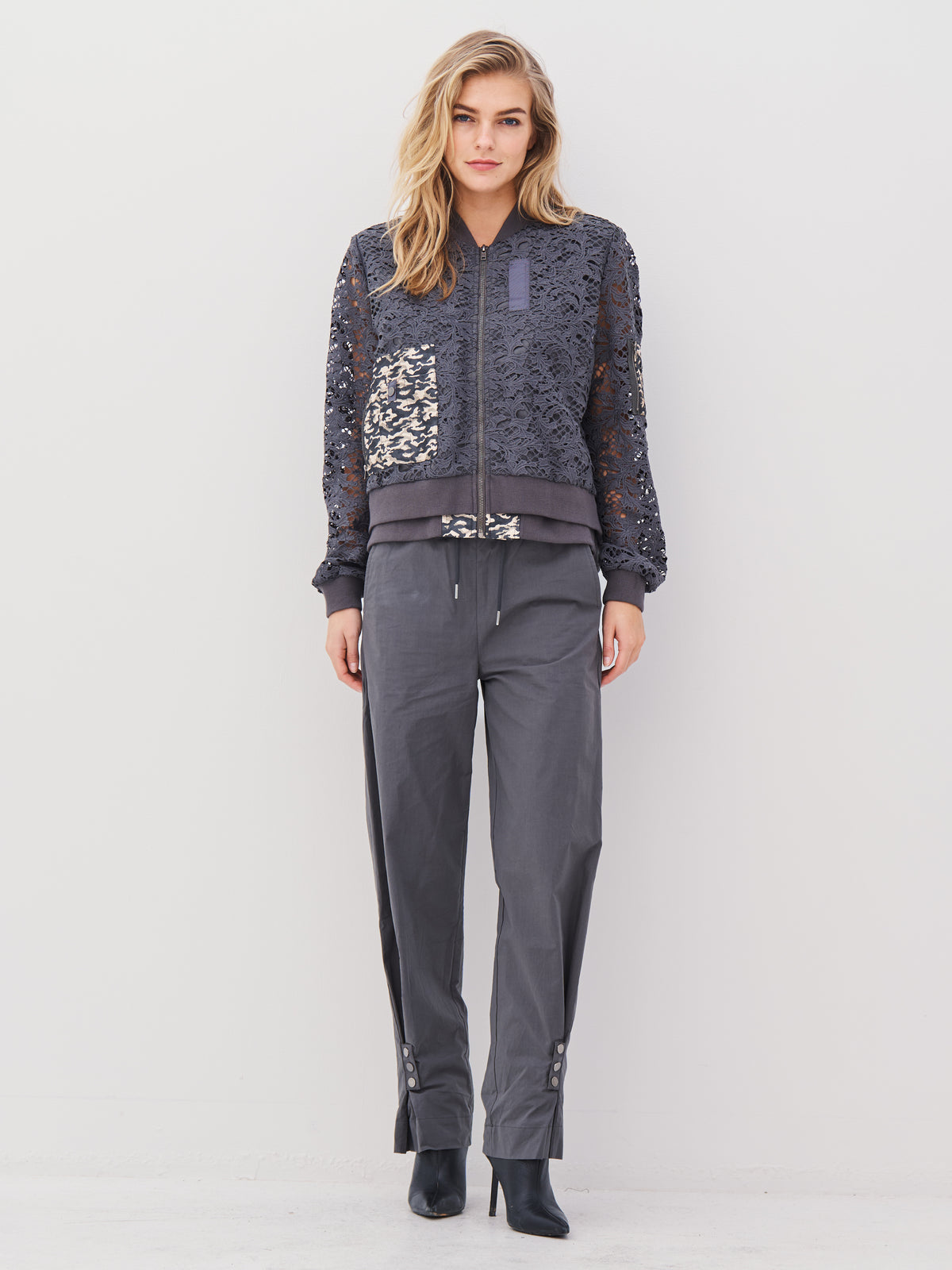 NÜ Denmark Trousers with Elastic Waistband - Grey