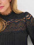 Bild in Galerie laden, BACH Bluse schwarz