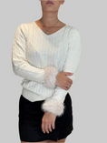 Charger l'image dans la galerie, FLUFFY Wrist Warmers Faux Fur one size | off-white