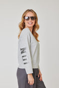 Bild in Galerie laden, YES Sweatshirt grau