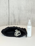 Bild in Galerie laden, Kosmetiktasche - schwarz