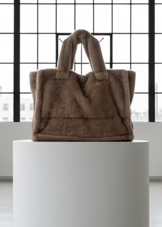 MEGA Faux Fur Bag XXL Light Brown Faux Fur