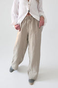 Bild in Galerie laden, SAINT TROPEZ Leinenhose - Natur - EXTRA Längen