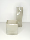 Bild in Galerie laden, SQUARE Vase - 10x10x35 cm - sand