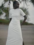 Bild in Galerie laden, ELBOW SLEEVE - Maxikleid - Elfenbein aus Bambusfaser