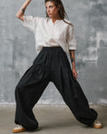 Bild in Galerie laden, MONTE CARLO - Tuck Pants - weite Leinenhose - EXTRA LANG