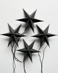 Bild in Galerie laden, Mini Papiersterne Set mit 2 Stück | schwarz| 12 cm