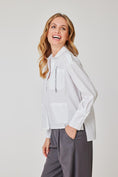 Bild in Galerie laden, ANCORA Moda - Bluse mit 4 Taschen - weiß