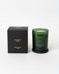 Bild in Galerie laden, Cereria Molla Mountain Pine Duftkerze 230g mit Verpackung