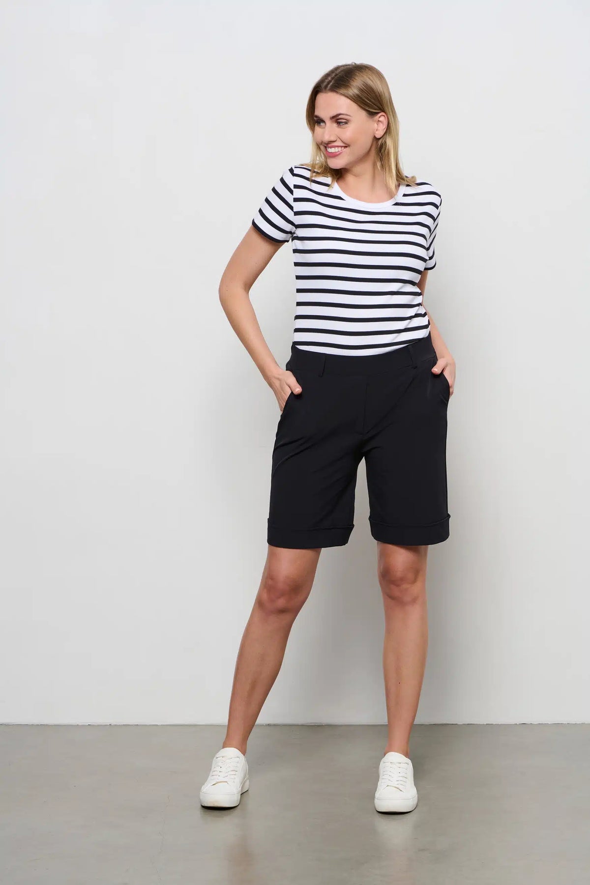 PHILIS Basic Shorts TRAVEL - schwarz