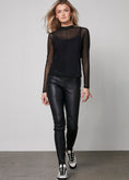 Bild in Galerie laden, YRIA Mesh-Shirt - semi-transparent - schwarz