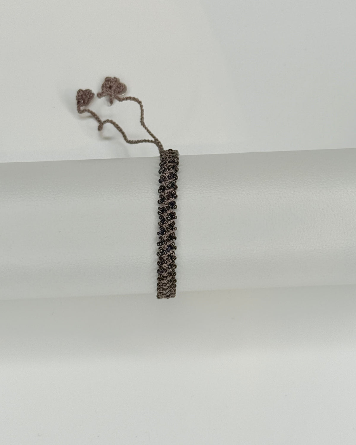 LILY PURE - Bracelet fin crocheté - chocolat