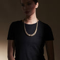 Charger l'image dans la visionneuse de la galerie, Collier The Moshi BIA – Collier en perles de noix de coco taupe