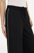 Bild in Galerie laden, YAYA Wide Leg Hose mit Kontrastnähten – Schwarz