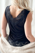 Bild in Galerie laden, Bambus Top Damen VALENTINE mit Spitze – Schwarz | BYPIAS