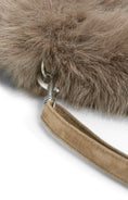 Charger l'image dans la galerie, Kleine Handtasche aus Fellimitat – Taupe