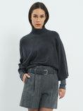 Bild in Galerie laden, Strickpullover mit hohem Kragen – Anthrazit