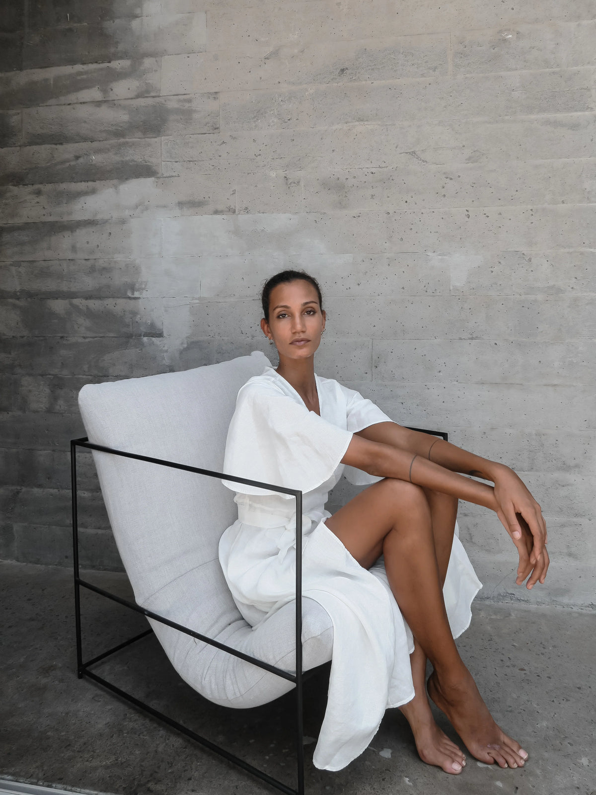 Robe Luciee Dhalia – Robe portefeuille cintrée en lin naturel