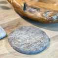 Bild in Galerie laden, Topfuntersetzer - Filz rund DM 16 cm - Graubraun meliert