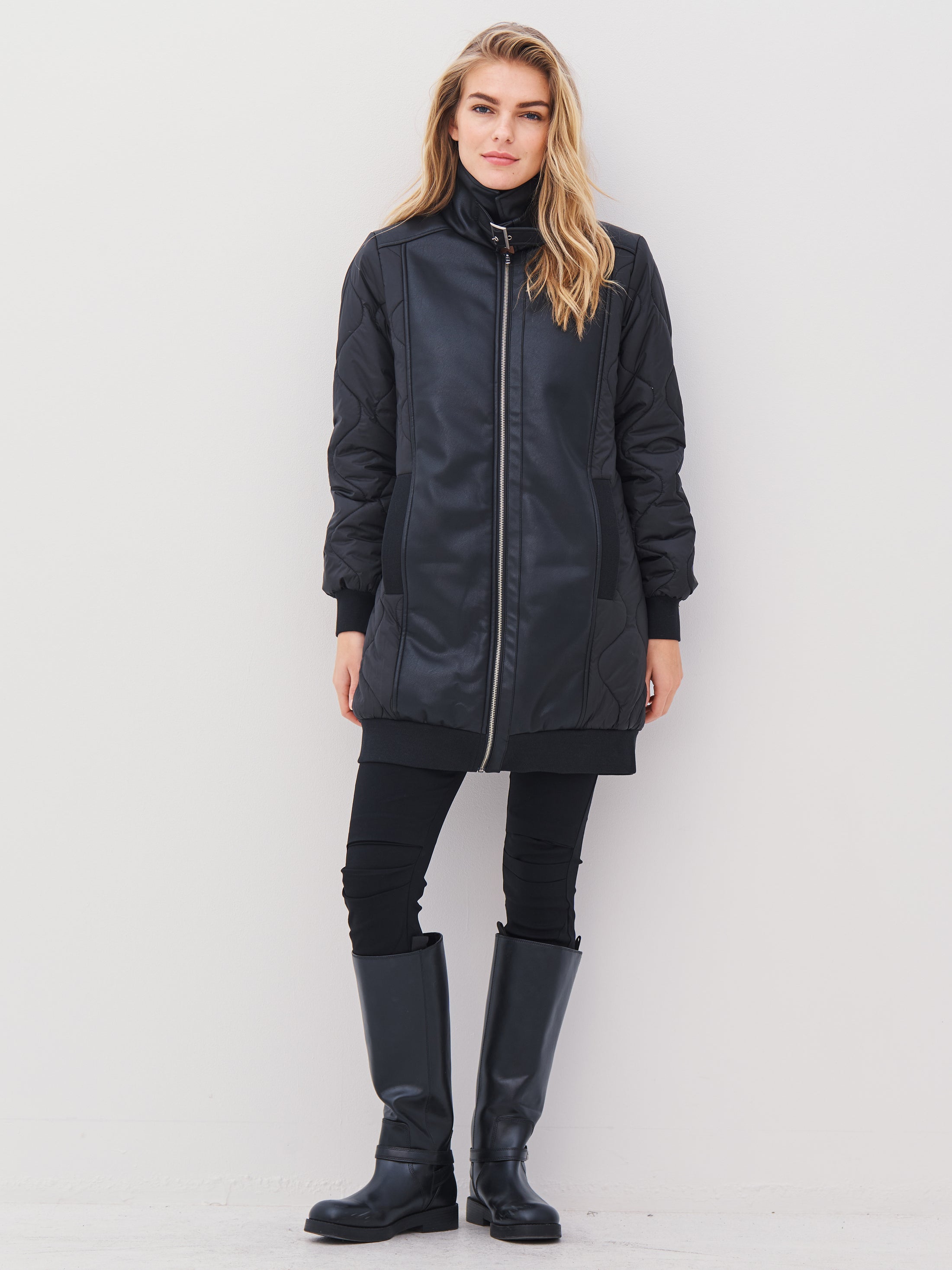 ARISA - Steppmantel schwarz