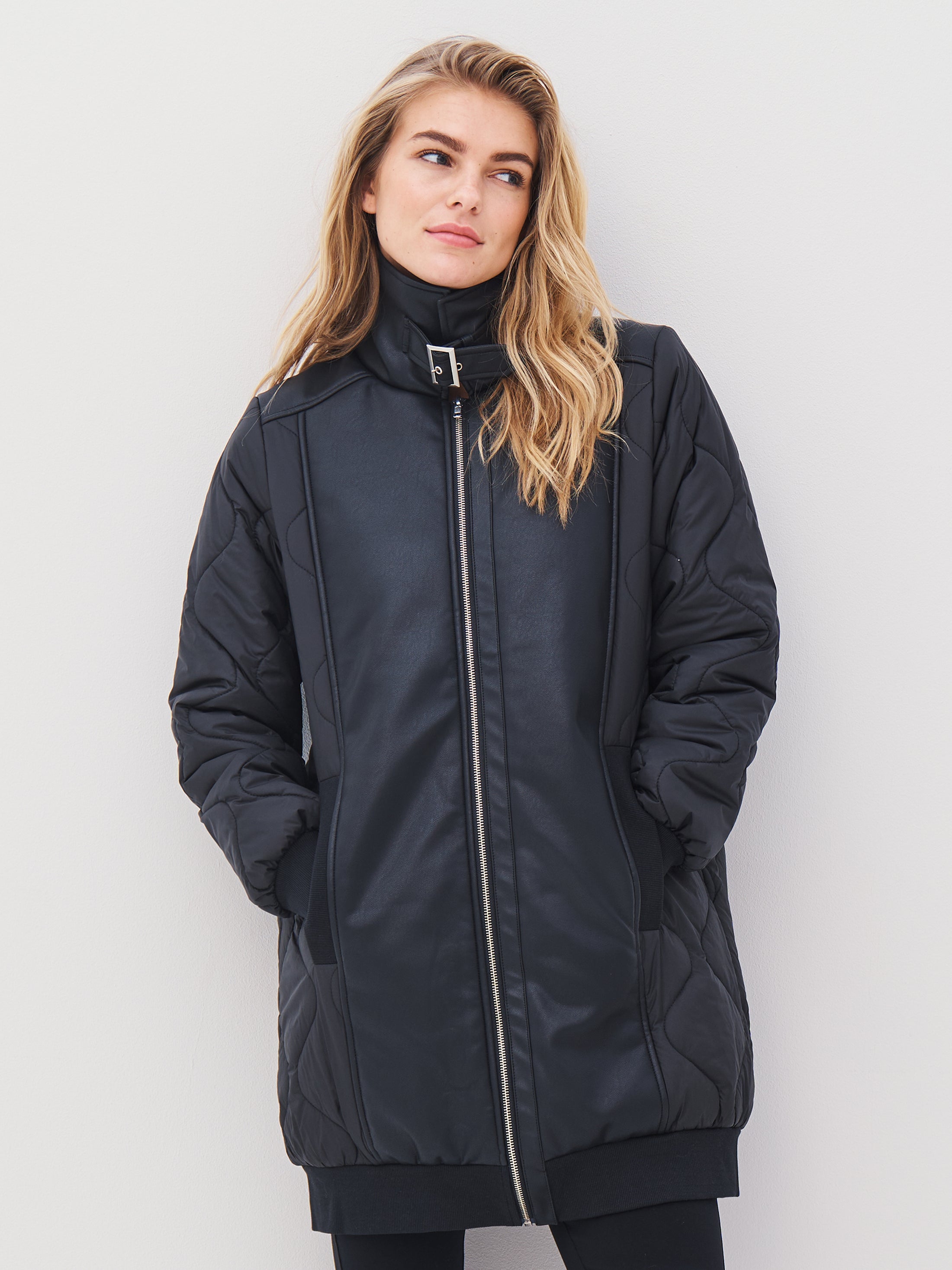 ARISA - Steppmantel schwarz