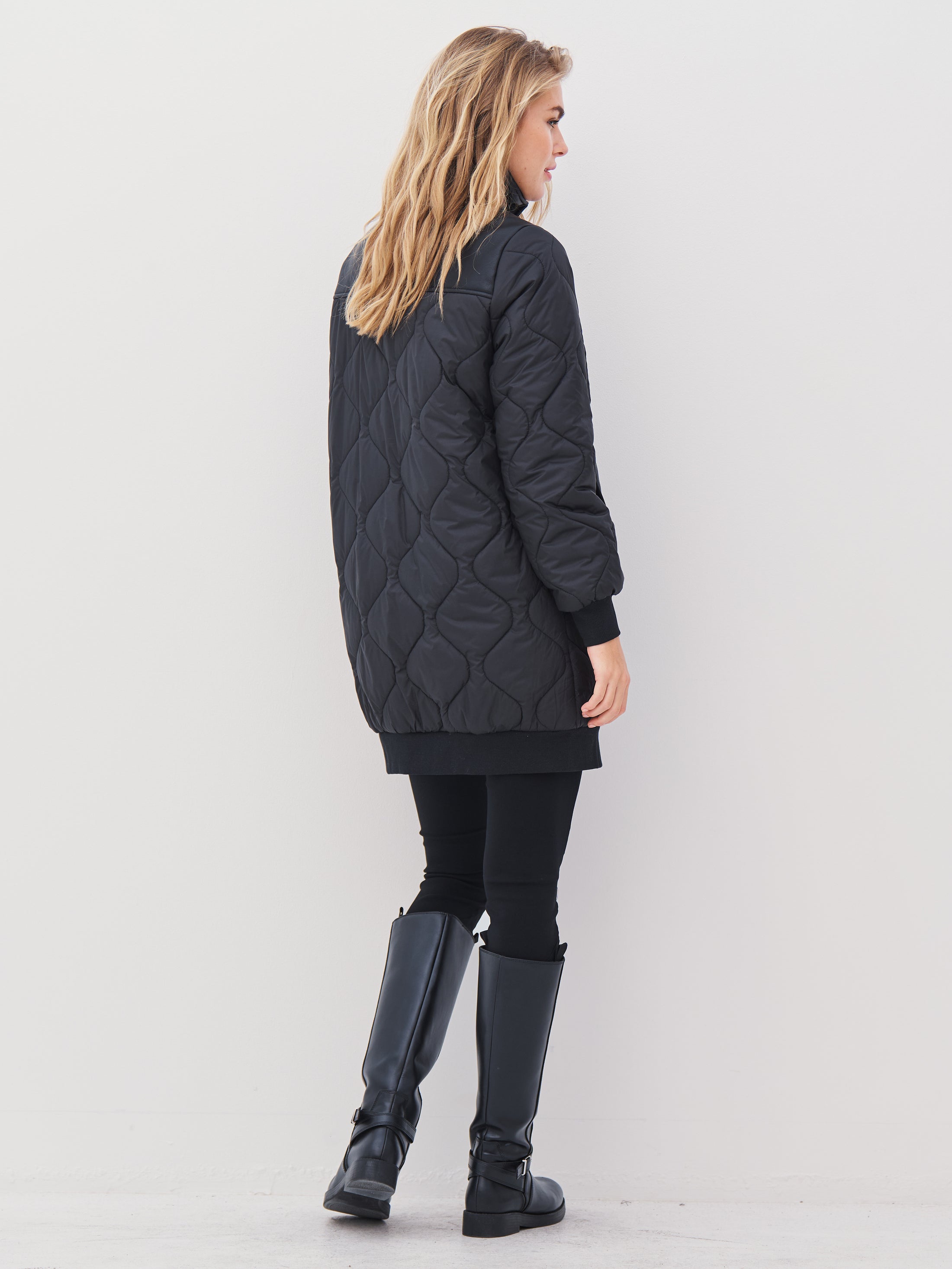 ARISA - Steppmantel schwarz