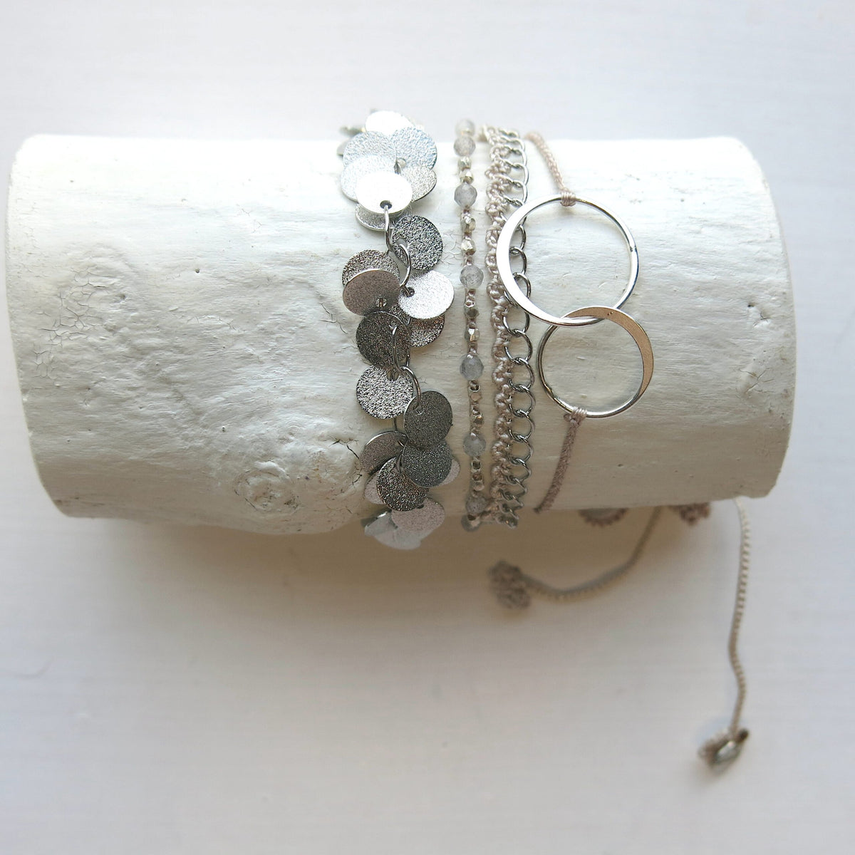 SANTURINI - Bracelet fin plaqué argent avec paillettes