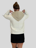 Bild in Galerie laden, ERIC Kapuzenjacke off-white
