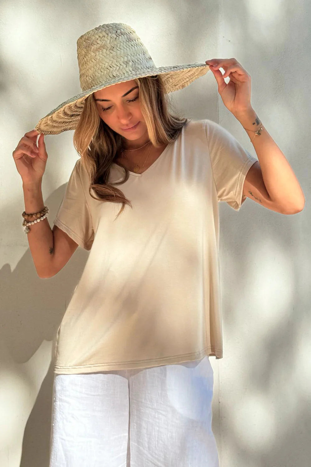 Bambus T-Shirt Damen DAILY mit V-Ausschnitt – Beige | BYPIAS