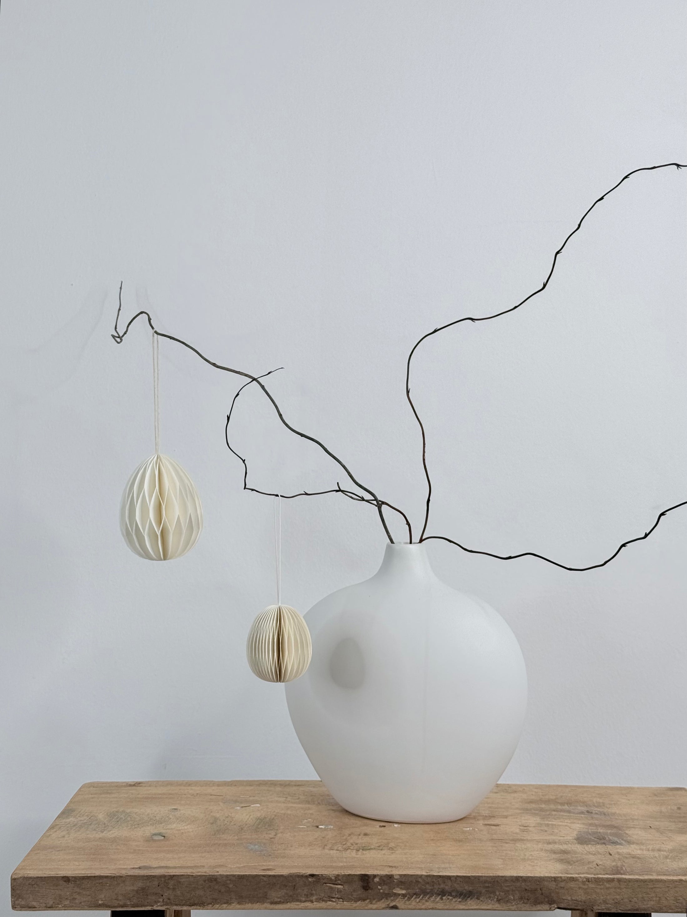 Papier-Ei Honeycombs zum Hängen - weiß | 10 cm