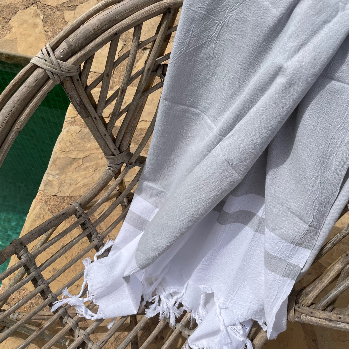 Foulard in cotone tinta unita con righe bianche a blocchi – pareo, asciugamano da spiaggia e sciarpa