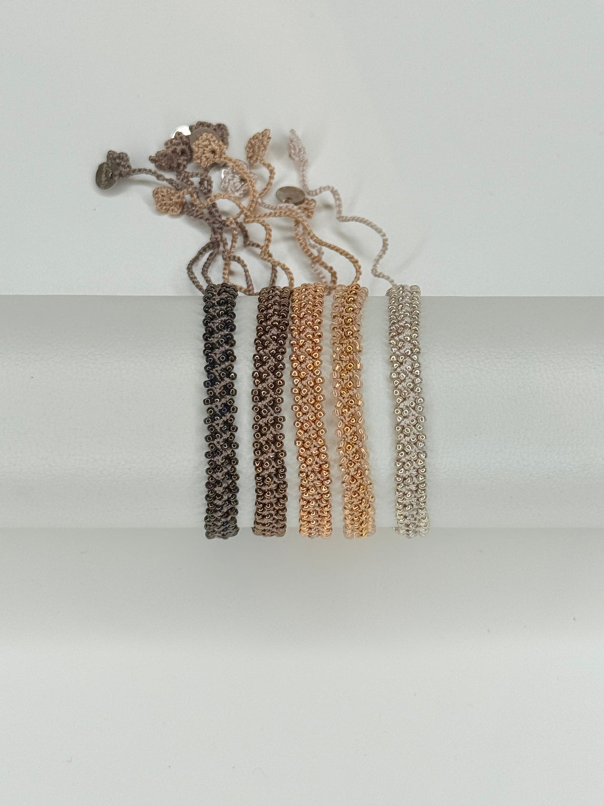 LILY PURE - Bracelet fin crocheté - chocolat