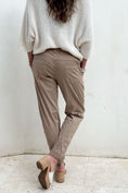 Bild in Galerie-Betrachter laden, CASUAL TENCEL Jogger - taupe - Lyocell
