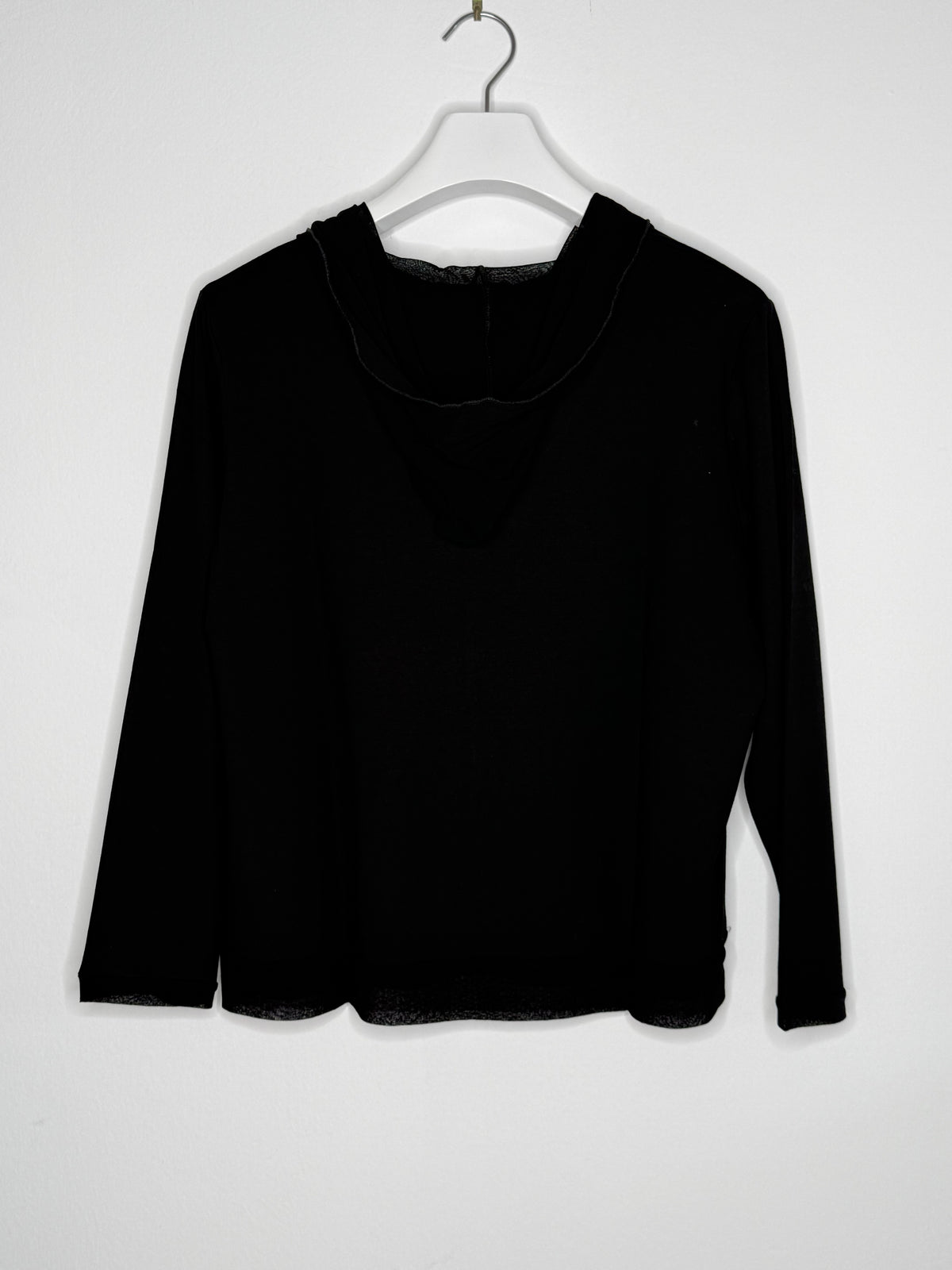 ALESSA Kapuzenshirt mit Tüll – Schwarz