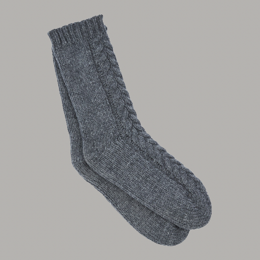 MIRA - Wollsocken mit Zopfmuster