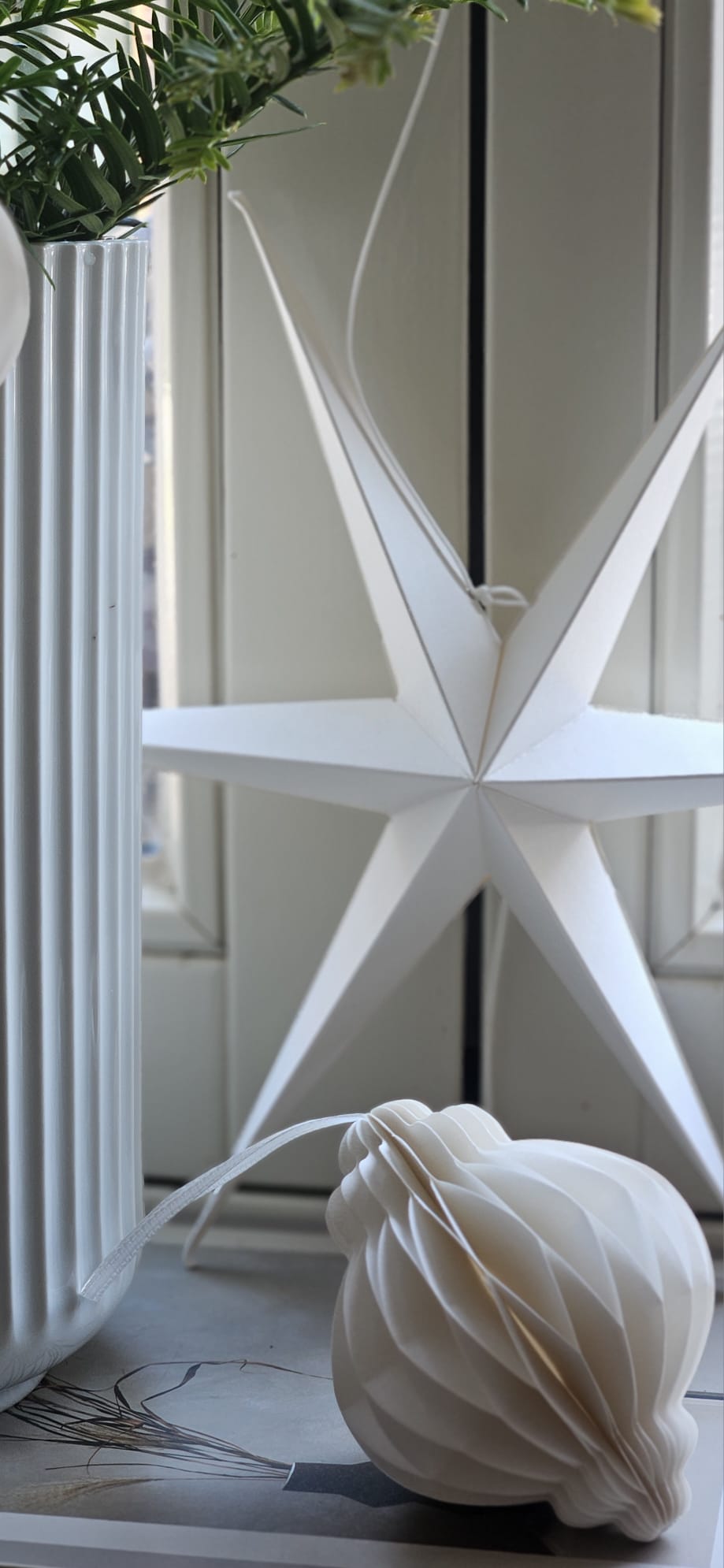 Papiersterne im Set 2 Stück | weiß