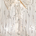 Charger l'image dans la galerie, &Co Woman Paillettenbluse BARCELONA – Nude/Silber

