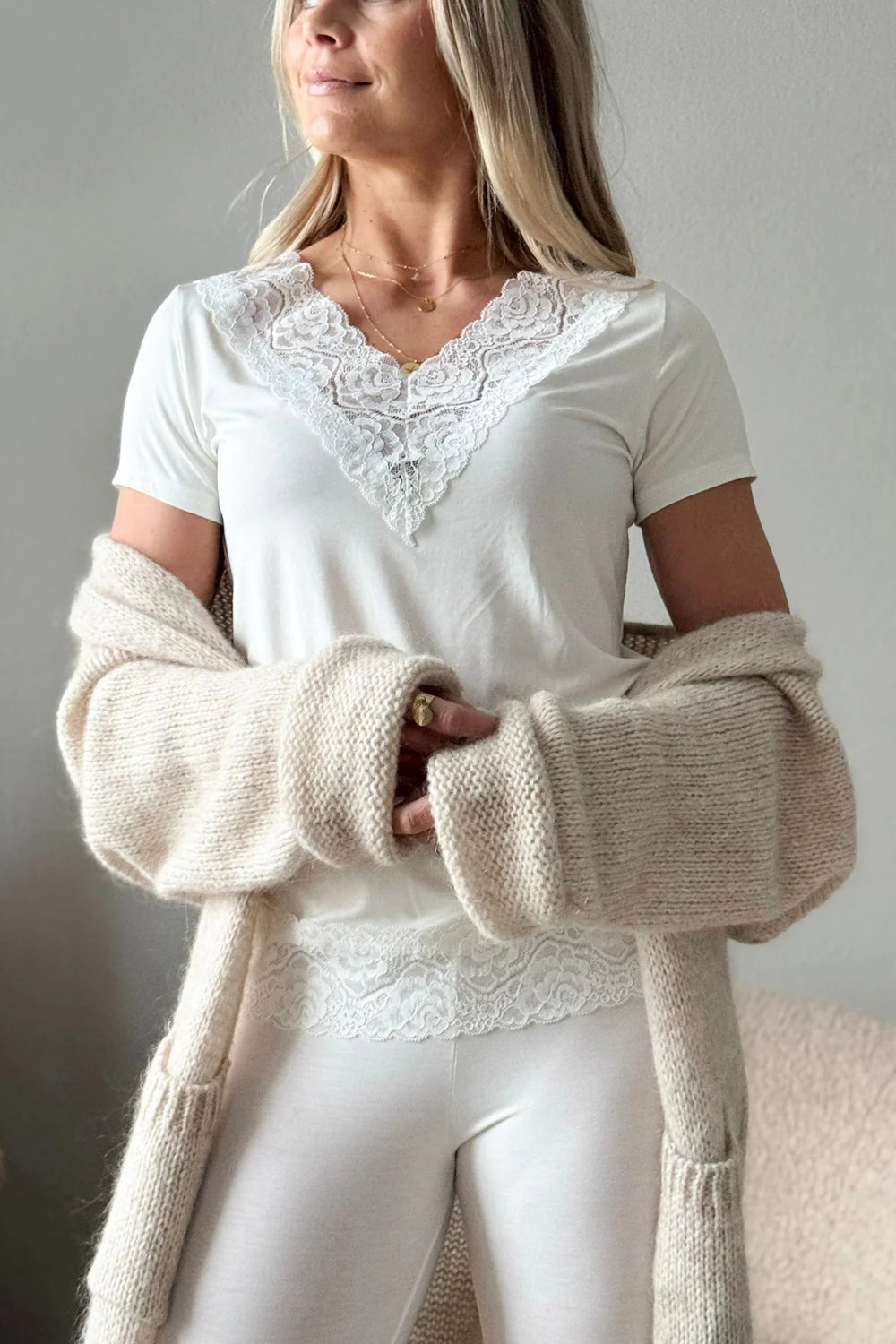 Bambus T-Shirt Damen ELODIE mit Spitze – Weiß | BYPIAS