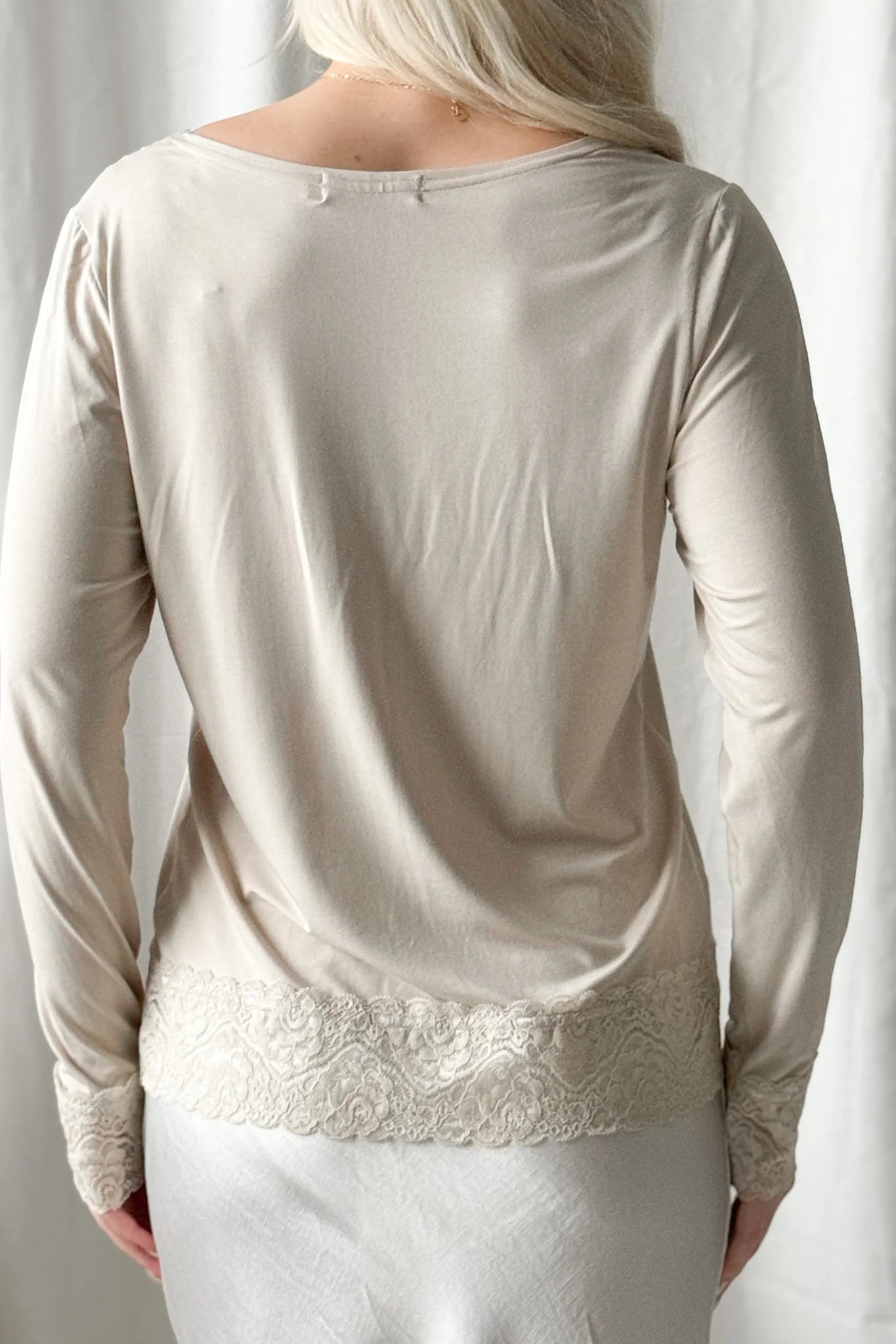 Bambus Langarmshirt Damen DIVINE mit Spitze – Beige | BYPIAS