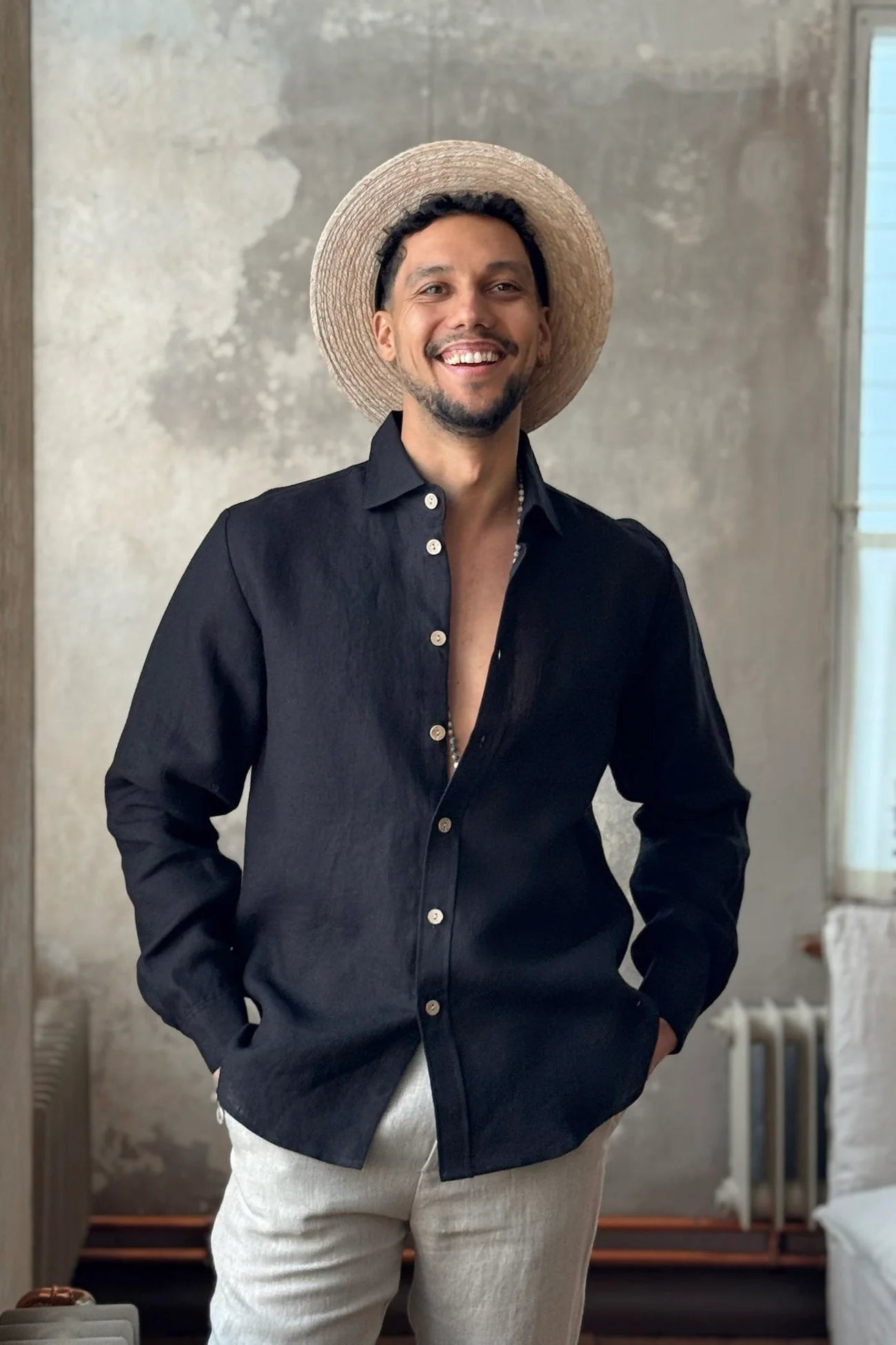 Camicia in lino JOHN - nera