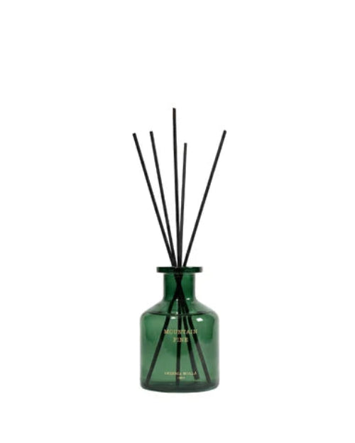 Mountain Pine Raumduft Diffuser 120 ml von Cereria Mollá im grünen Glasgefäß