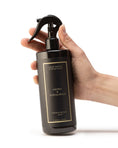 Carica immagine nella galleria, AMBER & SANDALWOOD Raum- & Textilspray 500 ml
