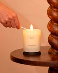 Charger l'image dans la galerie, VELVET WOOD - Bougie parfumée Premium Boutique 230 g
