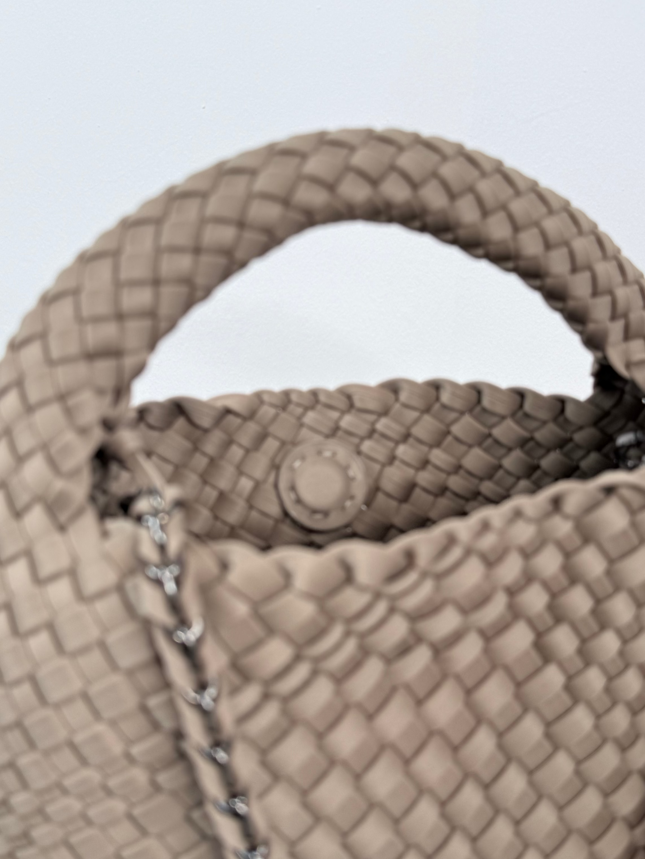 Neopren kleine Handtasche mit Schulterriemen - Taupe