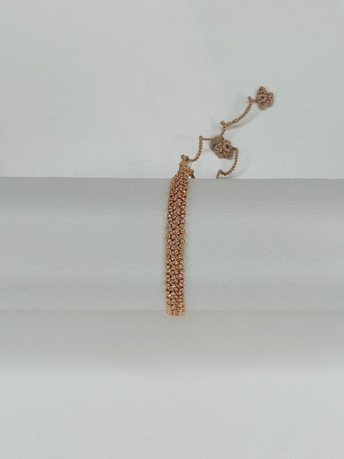 LILY PURE - Bracelet fin crocheté - or