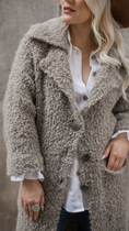 Bild in Galerie-Betrachter laden, COZY MOMENTS - Bouclé Cardigan - Mohair/Wolle Mix
