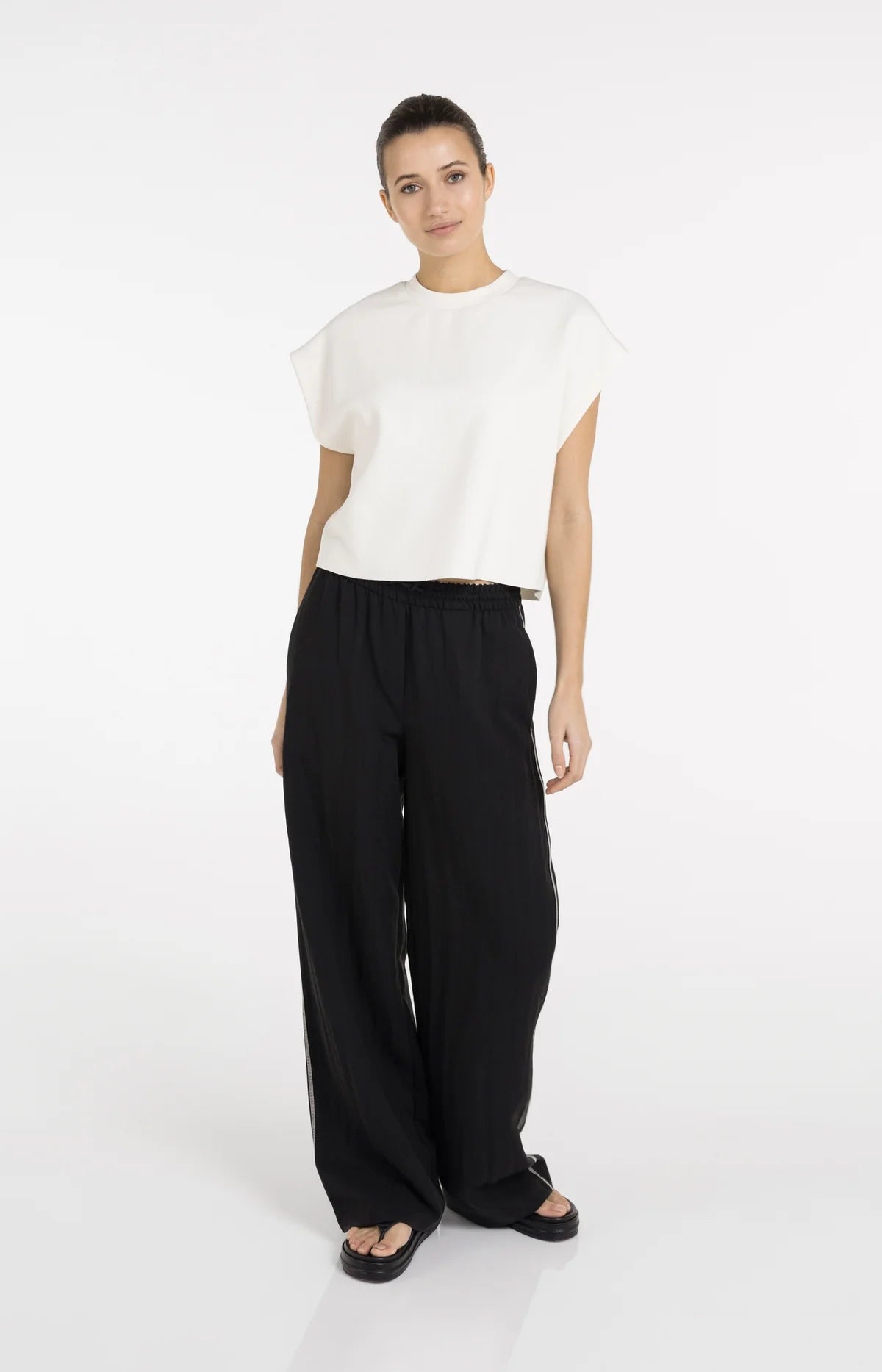YAYA Wide Leg Hose mit Kontrastnähten – Schwarz