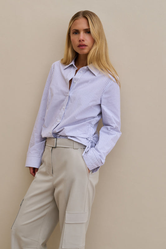 YAYA Bluse mit seitlichen Kordelzügen – Iron Grey gestreift