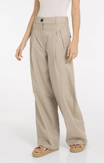 Cargohose mit Bundfalten und weitem Bein L32