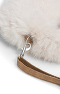 Load image in gallery, Kleine Handtasche aus Fellimitat – Off-White
